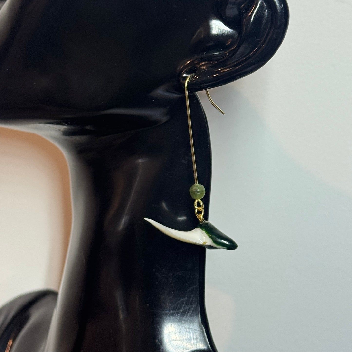 Makao - Elegant Rod & Pounamu tones