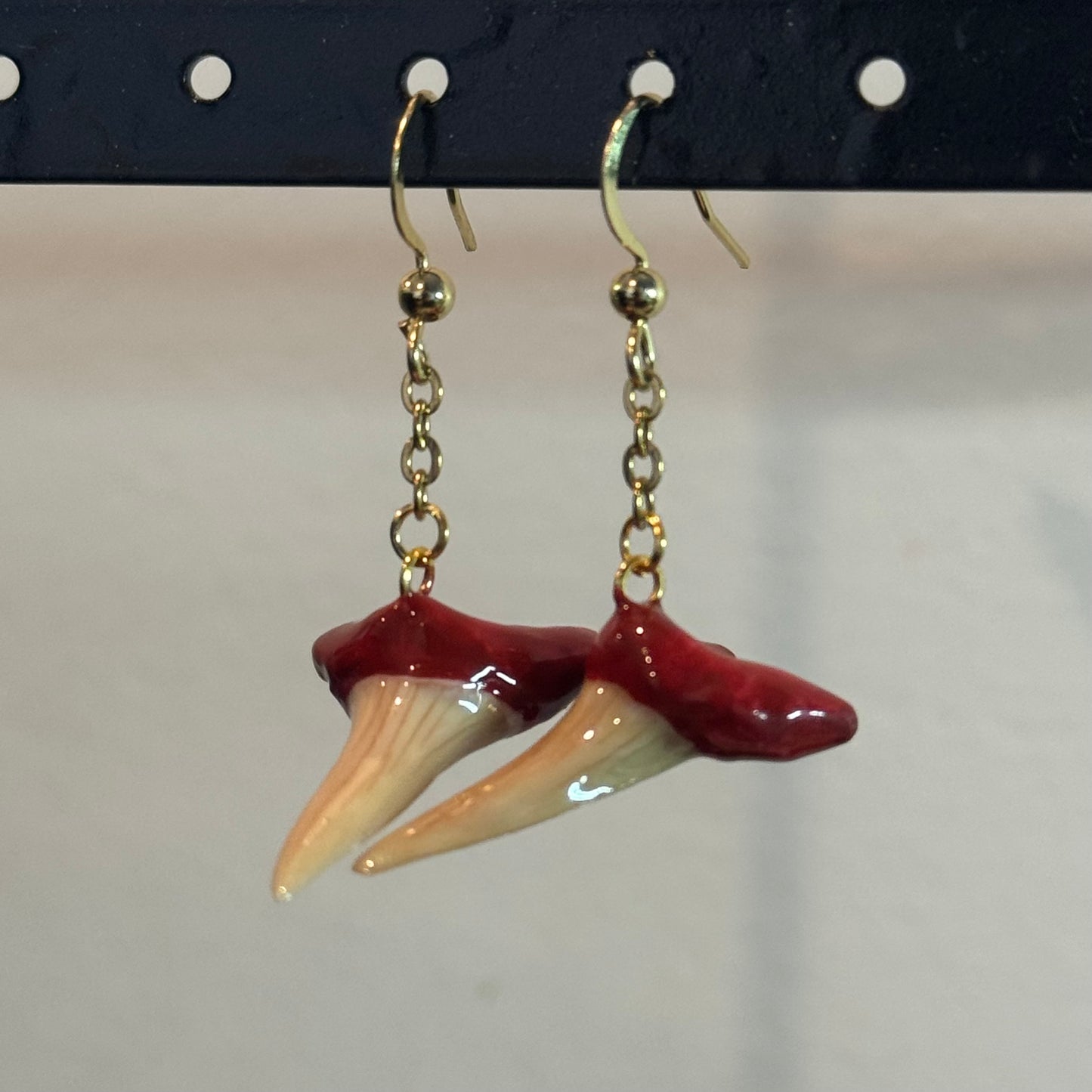 2.5cm Deep Red Mako Chain - PAIR